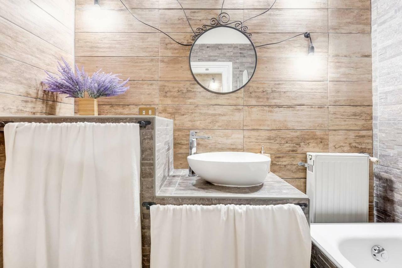 Loveromeapartments Pantheon, Navona Square Apartment