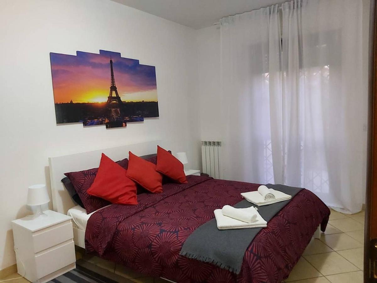 Guest house Hillary E Vale *