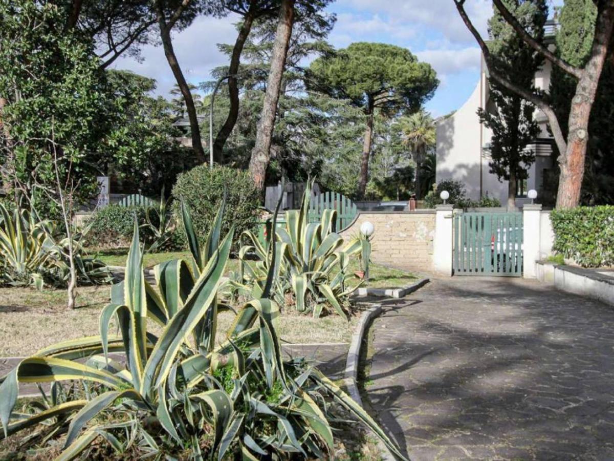 Vicino Ifo Intero * Rome