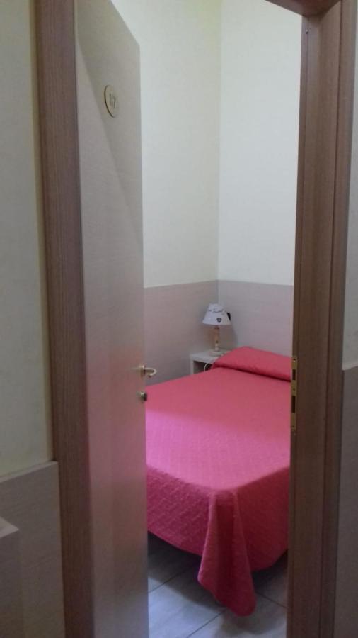 Hola Guest house 3*