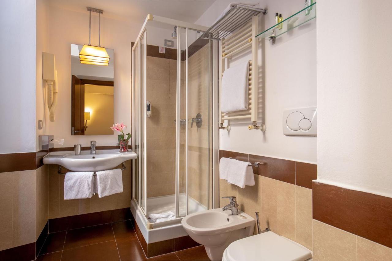Condotti Palace 4*