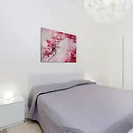 Roman Holiday Accommodation Colosseum