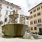 Campo De Fiori Lovely Apartment