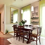 Elegant & Cozy Apartment In The Heart Of Rome
