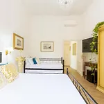 Gentile Suites - Private Rooms