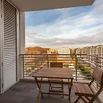 Trastevere Modern Terraced Apt