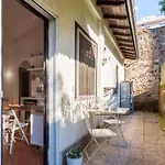 Independent House With Private Patio In Rome