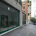 Sapienza & Villa Borghese Comfy Apartment