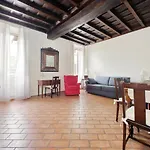 Suity I Cozy Coronari Apartment