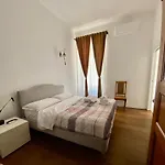Sole Suite Apartment In The Center Of Rome