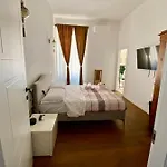 Sole Suite Apartment In The Center Of Rome