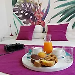 Domus Crescenzio - Guest House