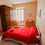 The Subway Apartment / Entire Apartment
