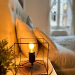 Apartment By The Colosseum - White Chic Flats