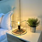 Apartment By The Colosseum - White Chic Flats