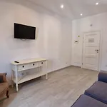 Major 93 Guesthouse