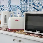 Travelershome Morena Guesthouse