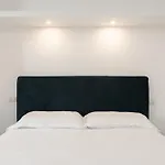 Aurelia Deluxe Suites