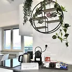 White Mary House For Two People