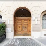 San Pietro Vatican Area Large Apartment - Near Subway