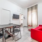 Stylish And Close To Metro