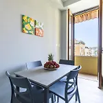 Hostly-The Happya Lodge-By San Giovanni Laterano