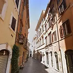 Navona Bear House