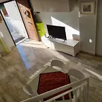 Intero Appartamento Con Giardino E Parcheggio
