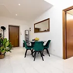 2Br Flat By Metro - 6Min To Colosseo - Full Kitchen - Wi-Fi - A-C