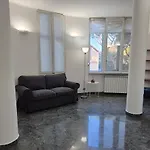 Guru Mostacciano Apartment