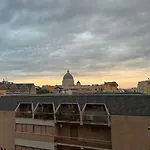 Sunny Room With Stunning San Pietro View