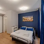 Goldstar Apartments
