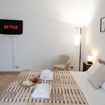 Aunt\'S Vatican Home