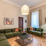 Downtown Srl - The Great Court