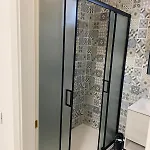 Youroominrome