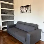 Luxury Apartment House481