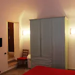 Hella Ibernesi 23 Fori Imperiali Inn, New Gestion!