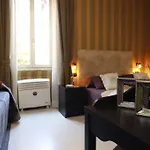 Caracciolo Guest House
