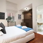 Spanish Steps Art Apartment