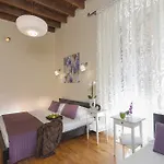 Fl Apartments Charming Flat In The Heart Of Trastevere