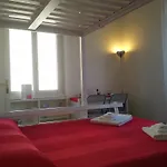 Vatican Walls B&B