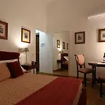 Houspitality Caesar Bed & Breakfast