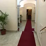 Hotel Versailles
