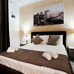 Noemi\'s rooms Guest House