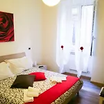 Falco Holiday House