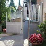 Madre Chiara Domus