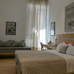 Roma Vespahouse