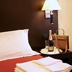 Hotel Versailles