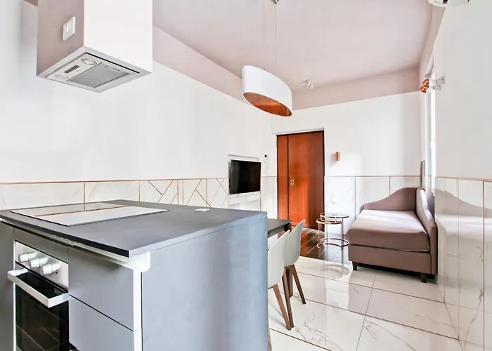 The Finest- At Spanish Steps-