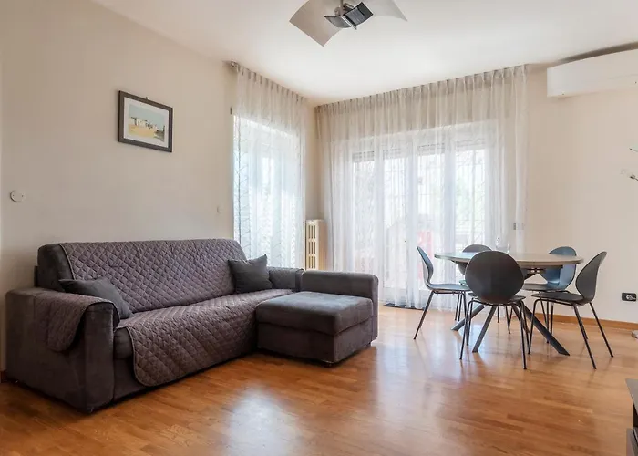 Piazza Bologna Terrace Apartment